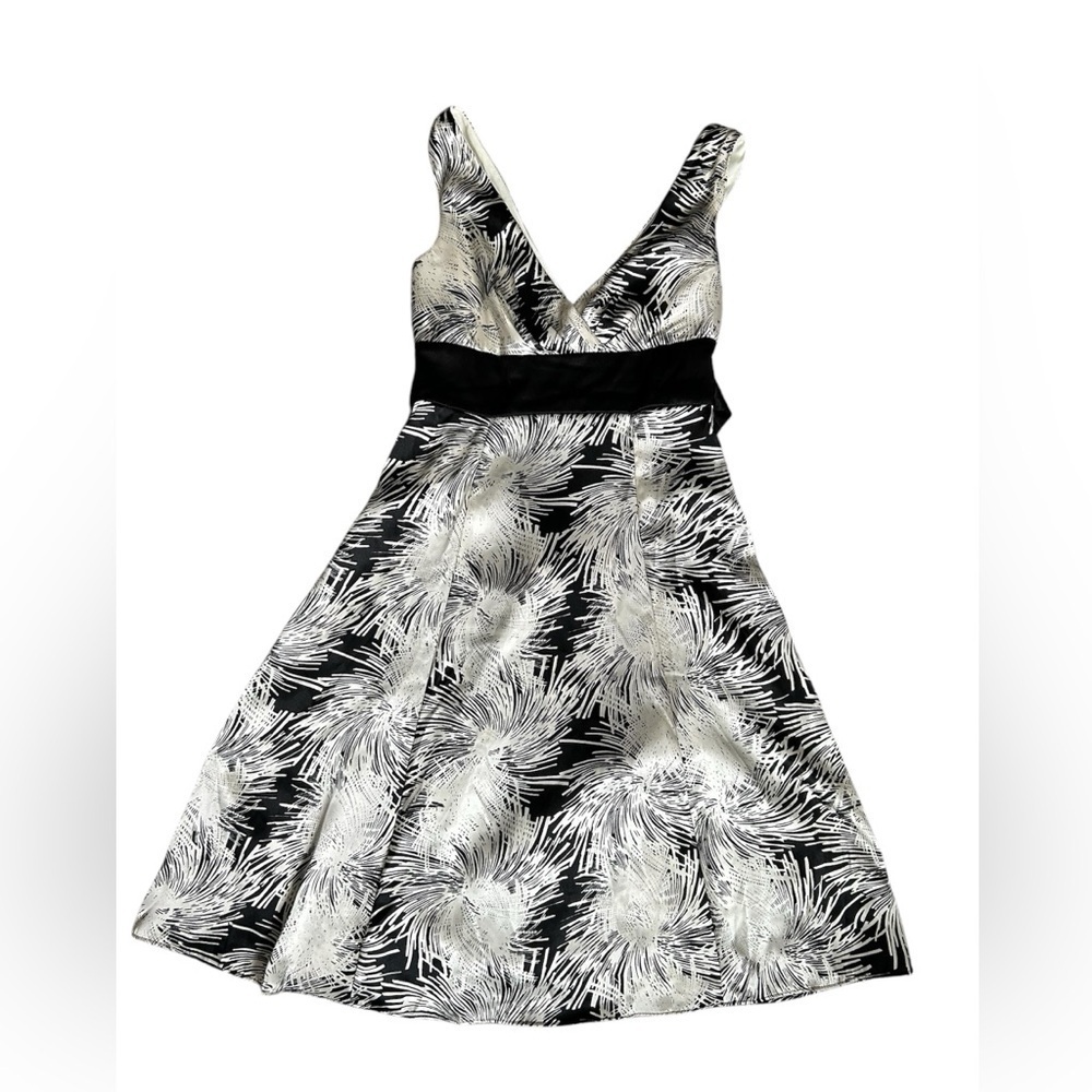5/$25 Forever 21 Y2K silky satin off white and black party dress size small